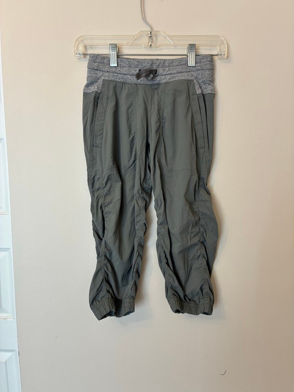 Ivivva Lululemon Live to Move Dance Pants Cropped Gray Girls Size 10